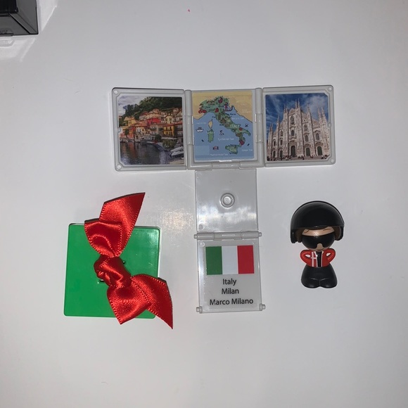 Gift'ems Scooter Play set with Exclusive Italy Gift'ems Couple - Picture 3 of 6
